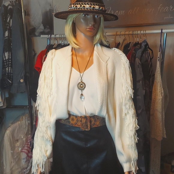 g.p.d Sweaters - NWT FRINGE BOLERO SHRUG SZ S/M